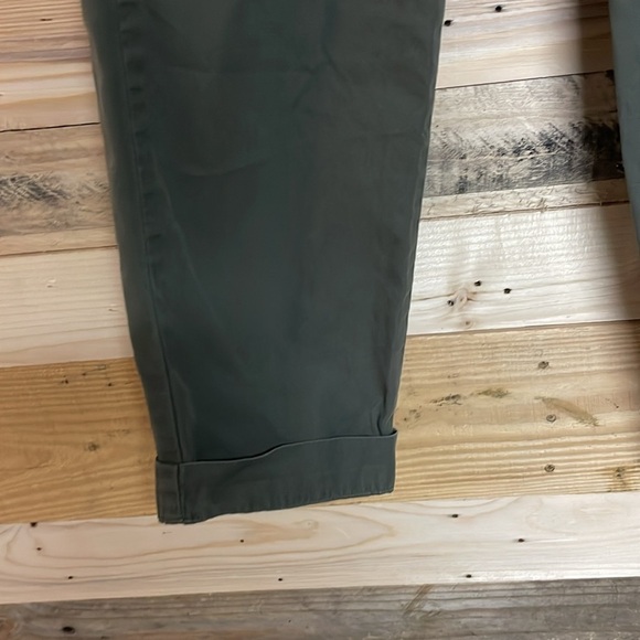 Lands’ End Canvas 1963 size 0 gray pleated mid-rise straight legged chino pants - Picture 5 of 12